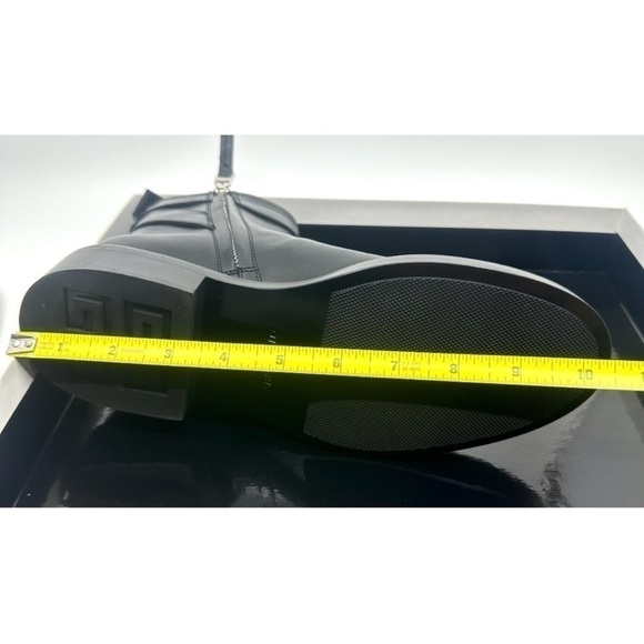 GIVENCHY LEATHER METAL LOGO LOCK
ANKLE BOOTS BOOTIES STACKED HEEL NEW
SIZE 6 - Picture 10 of 16